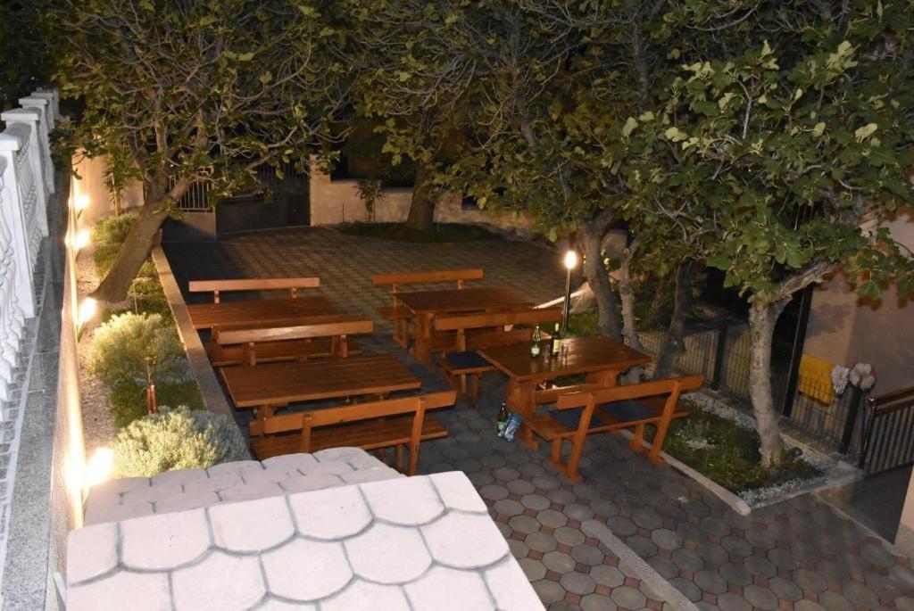 Apartmani Mira Klenovica Exterior photo
